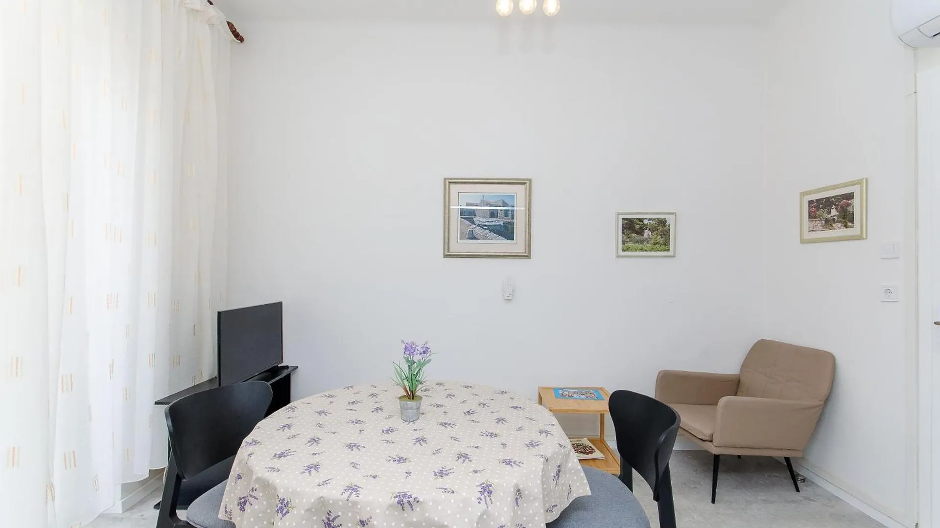 Guest House Levanda Split 3*,  Croatia